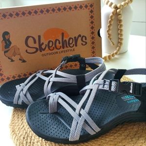 Skechers Reggaes Women's Size 7 Sandal Black and Grey Washable